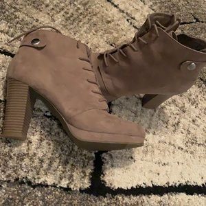 Heeled booties size 8 1/2 great condition